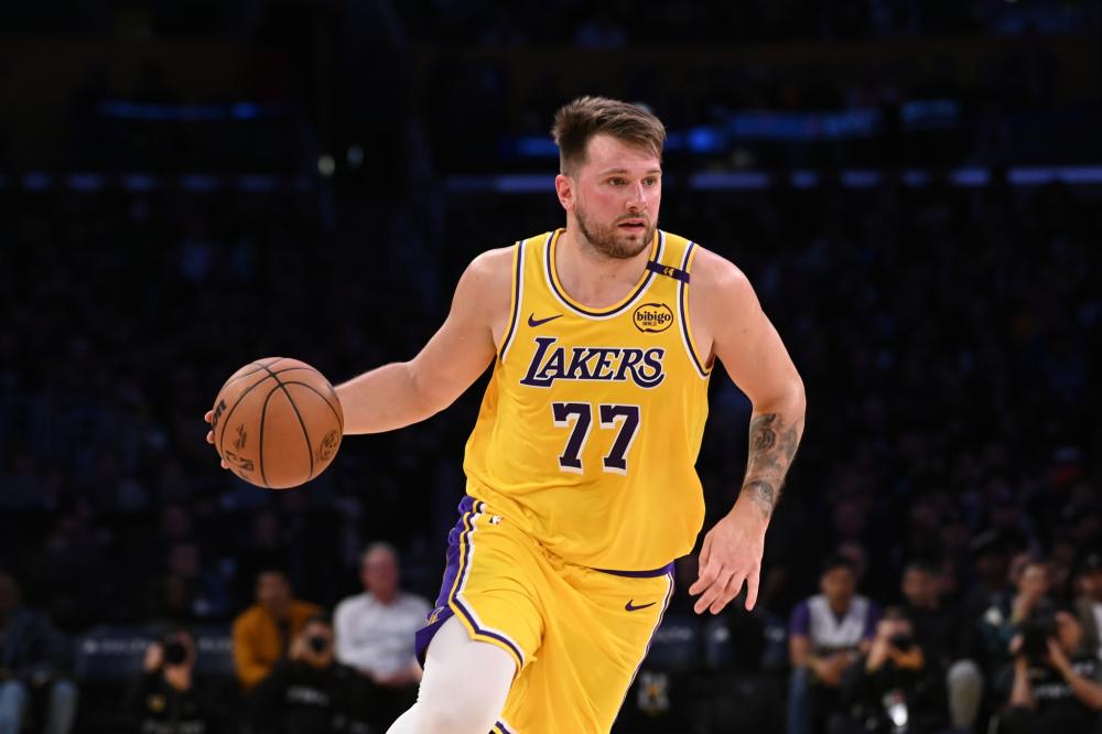 他不仅向我 他不仅向我